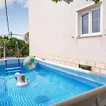Apartman 3 Bedroom Cozy Apartment In Cavtat *
