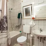 아파트 3 Bedroom Cozy In 챠브타트