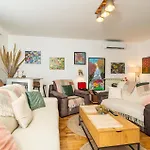 3 Bedroom Cozy In 아파트 *