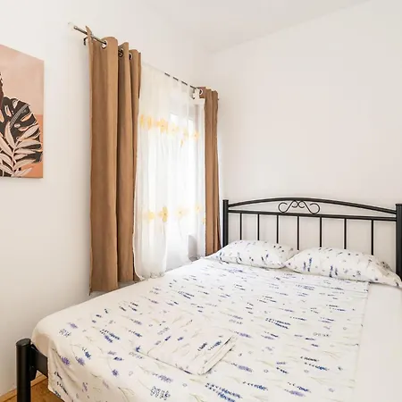 Awesome Apartment In Cavtat With Wifi *