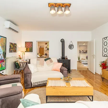 Awesome In With Wifi Apartment